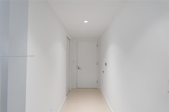 Building Photo - 1300 S Miami Ave