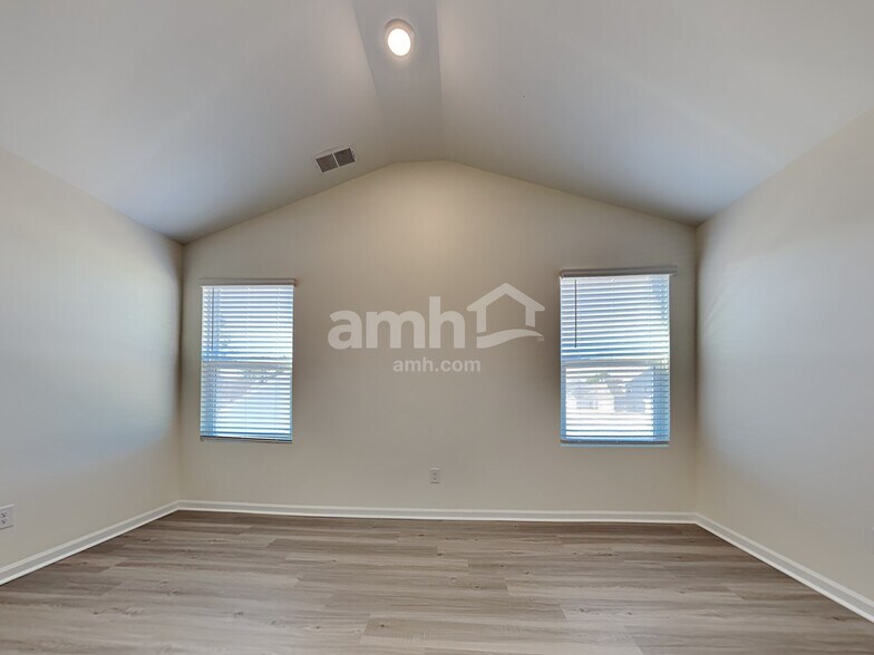 Building Photo - 1316 John Swann St