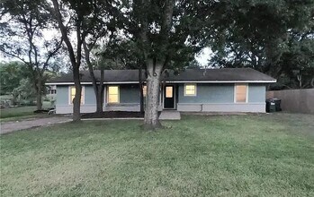 Building Photo - 605 Dale Dr