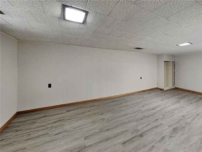 Building Photo - 5765 W Broadway