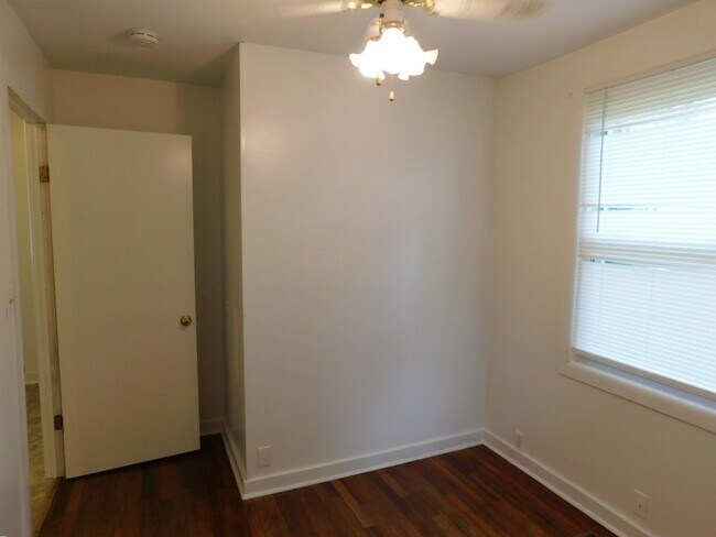 Building Photo - Single Family Home Just Minutes From MCAS Cherry Point!