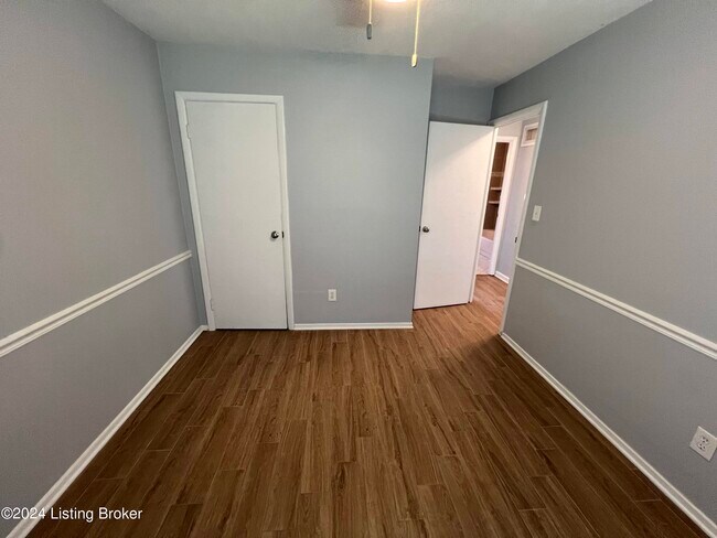 Building Photo - 2307 Medford Ln