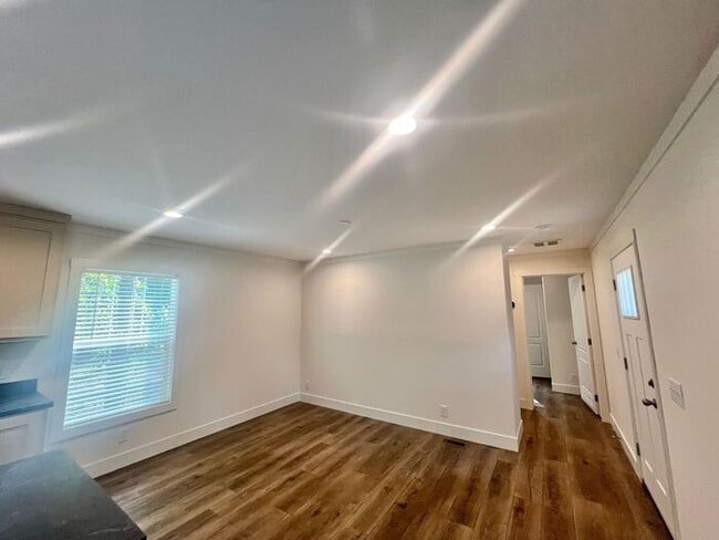 Building Photo - 2BR/2BATH newer mobile home! Off Wrightsvi...