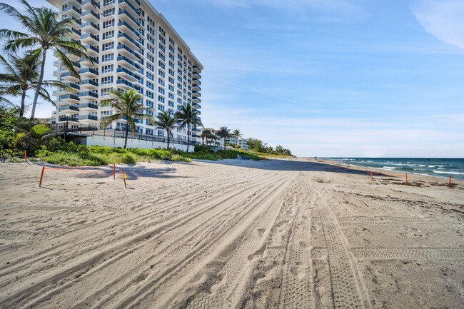 Building Photo - 2066 N Ocean Blvd