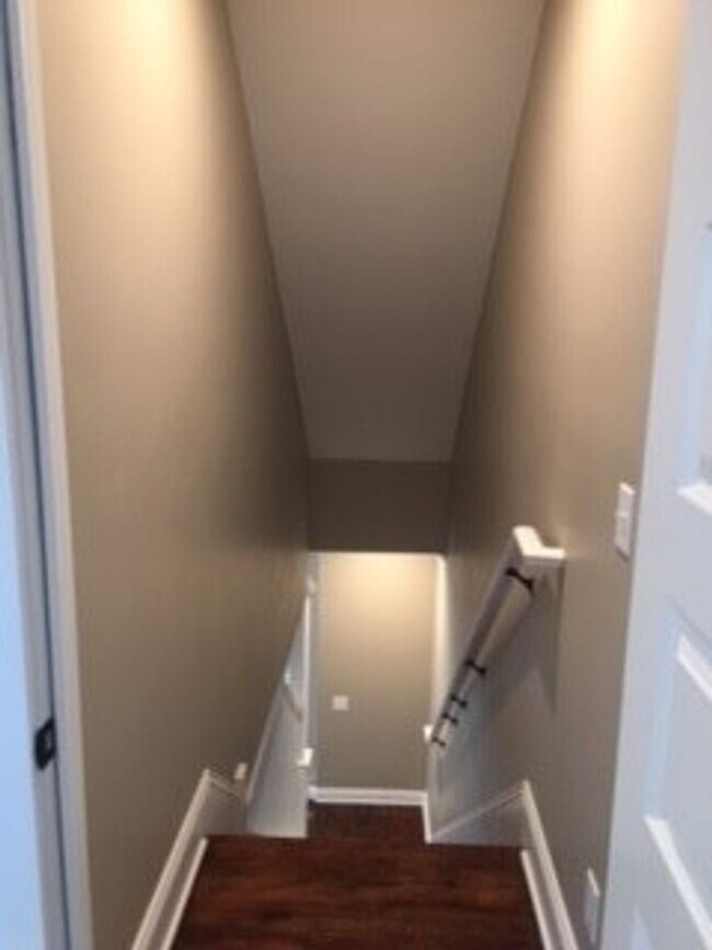 Building Photo - 1127 George St