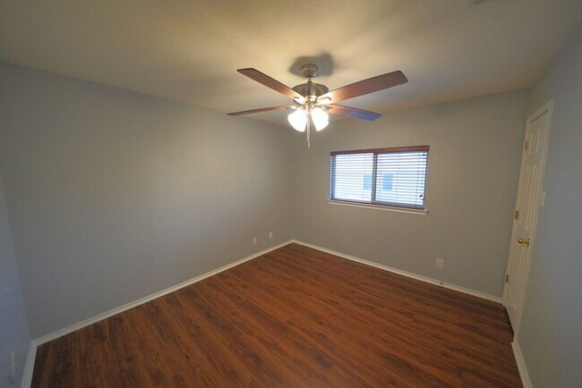 Building Photo - Lovely Cul-De-Sac Home in Schertz/Cibolo N...