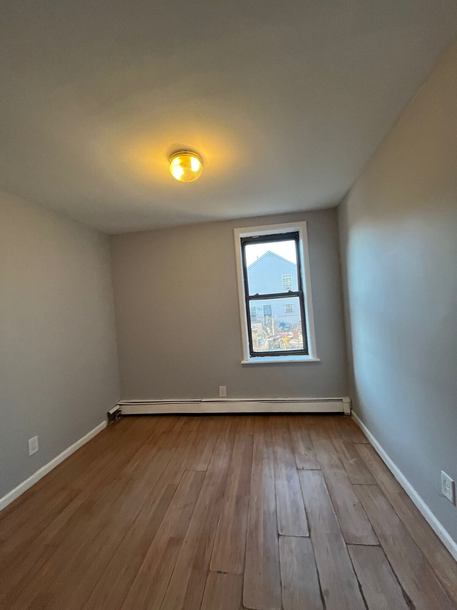 Building Photo - 8 Grant Ave