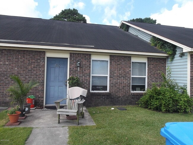 Building Photo - 167 Marlene Dr