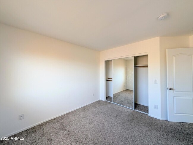 Building Photo - 3848 E Pollack St