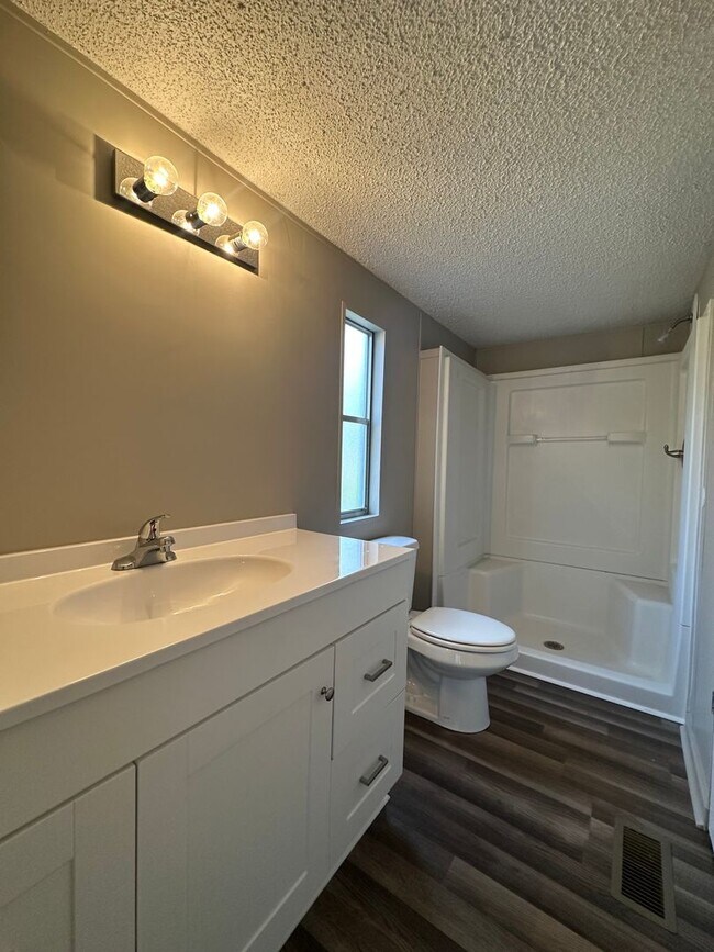 Building Photo - 114 Deer Rd