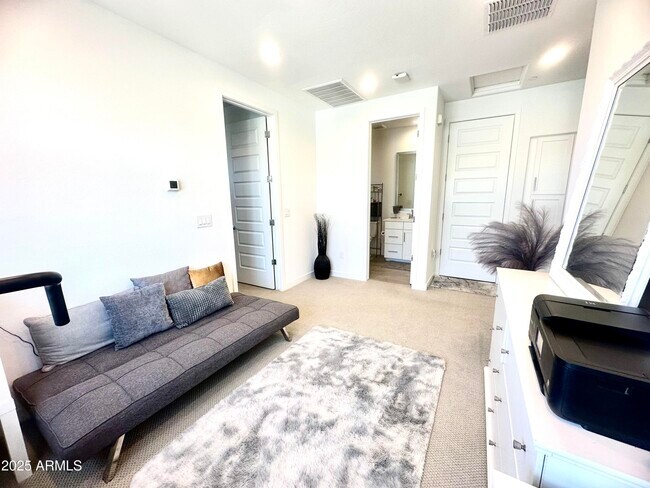 Building Photo - 4100 S Pinelake Way
