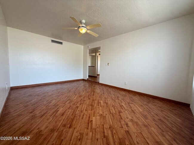 Building Photo - 625 N Brown Ave