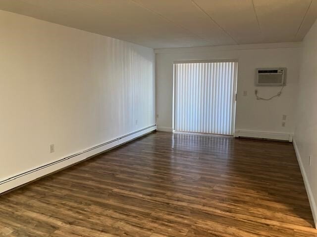 Building Photo - 1000 Lexington St