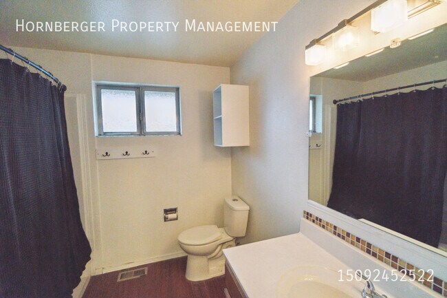 Building Photo - 7024 N Wiscomb St