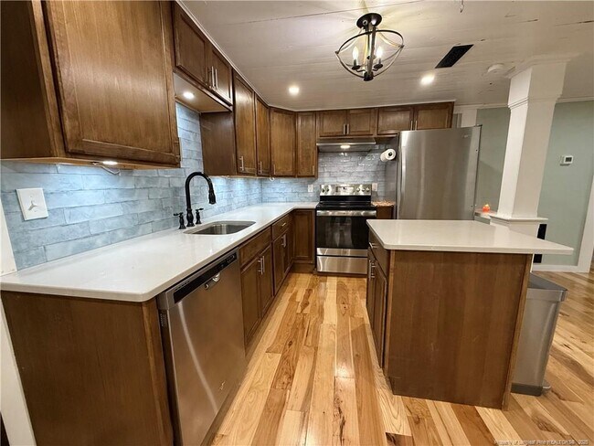 Building Photo - 1027 Cameron Hill Rd