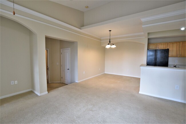 Primary Photo - SPACIOUS 2 bed 2 bath Hunters Creek CONDO ...