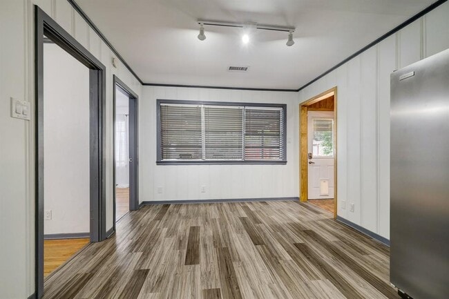 Building Photo - 5819 Anaqua Dr
