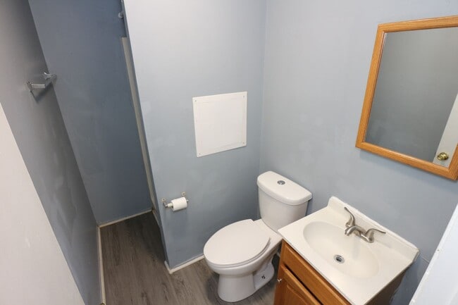 Building Photo - 037