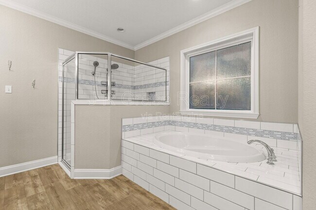 Building Photo - 19 N Shore Cir