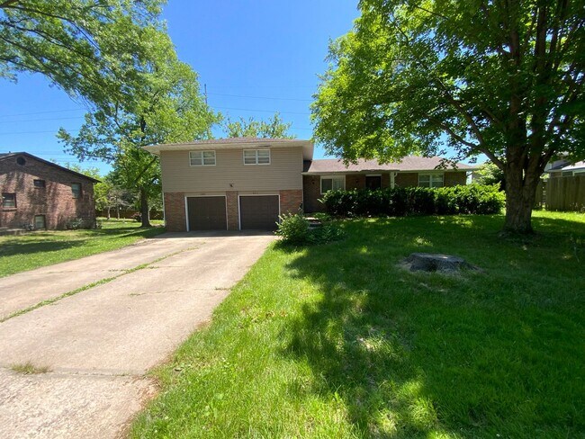 Building Photo - 4208-4210 Rollins Rd