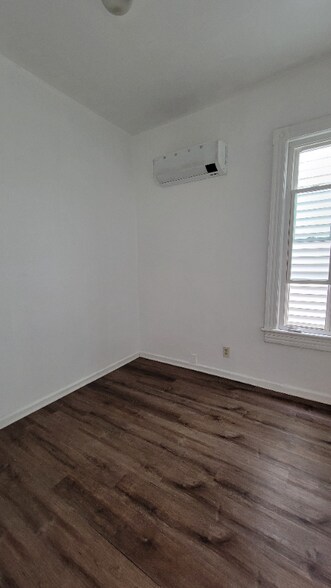 Building Photo - 146 Quail St