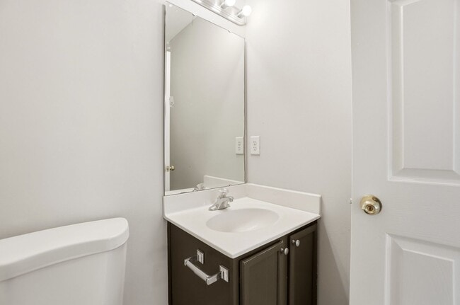 Building Photo - 3 bedroom single family home!