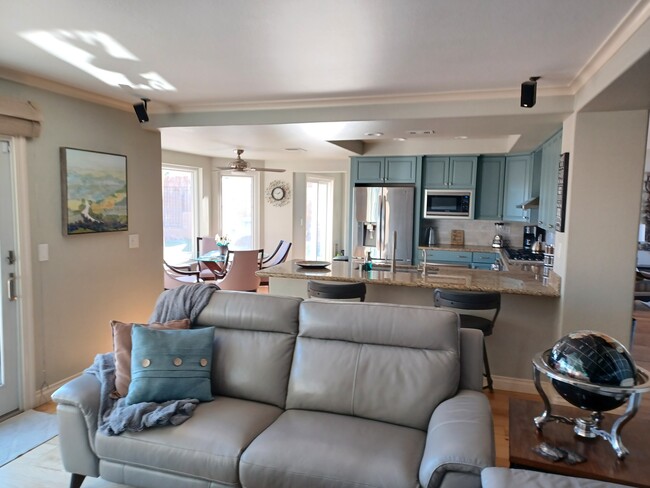 Building Photo - 8169 Sedona Sunrise Dr