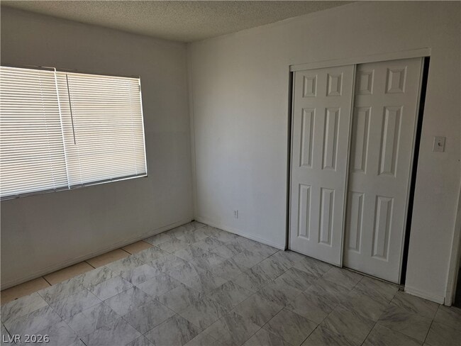 Building Photo - 2904 N Bassler St