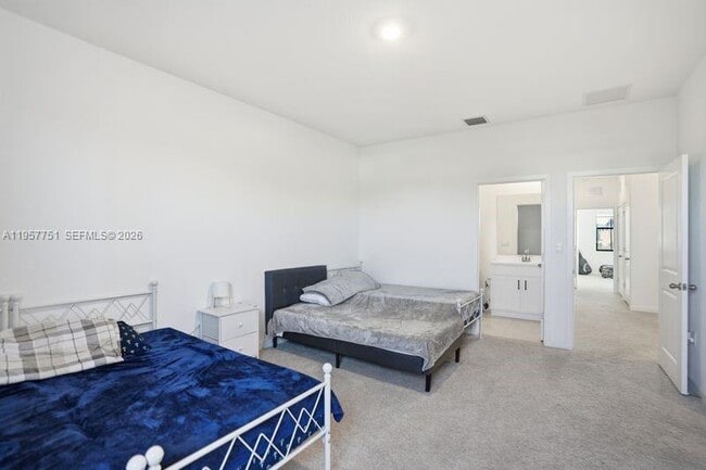 Building Photo - 816 NW 3rd Terrace