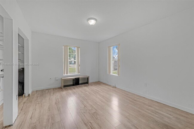 Building Photo - 1200 NW 87th St
