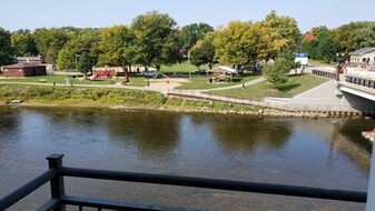 Building Photo - 112 Kent St