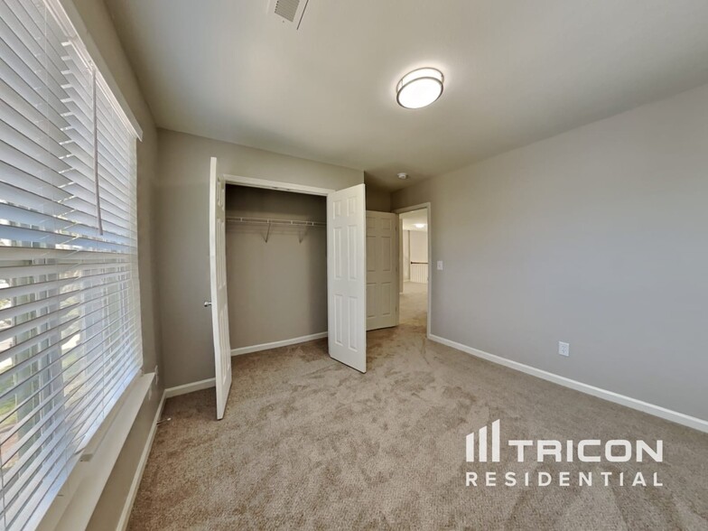 Building Photo - 986 Peachtree Meadows Cir