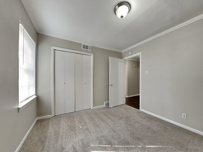 Building Photo - 614 Maydelle Ln