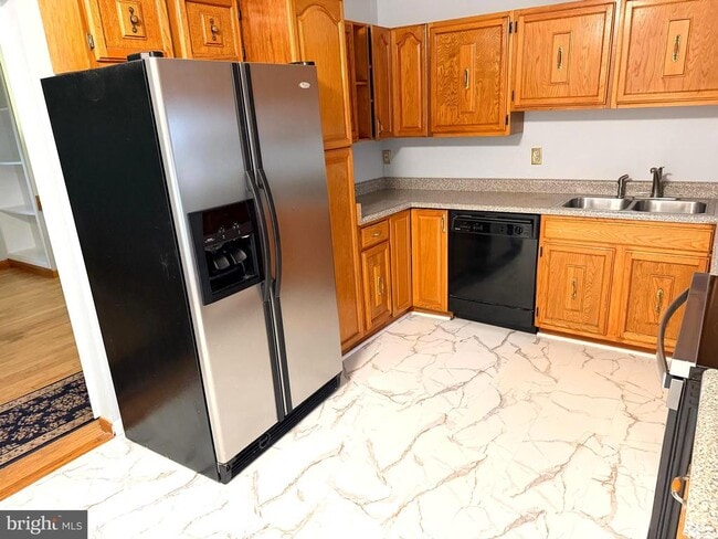 Building Photo - 5052 Lakeland Ct