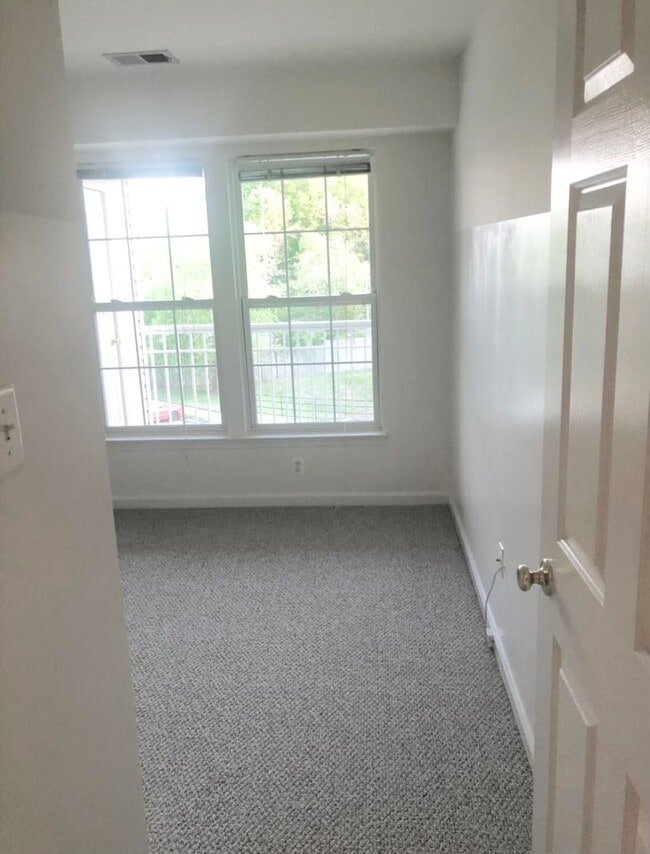 Building Photo - 7505 Calderon Ct