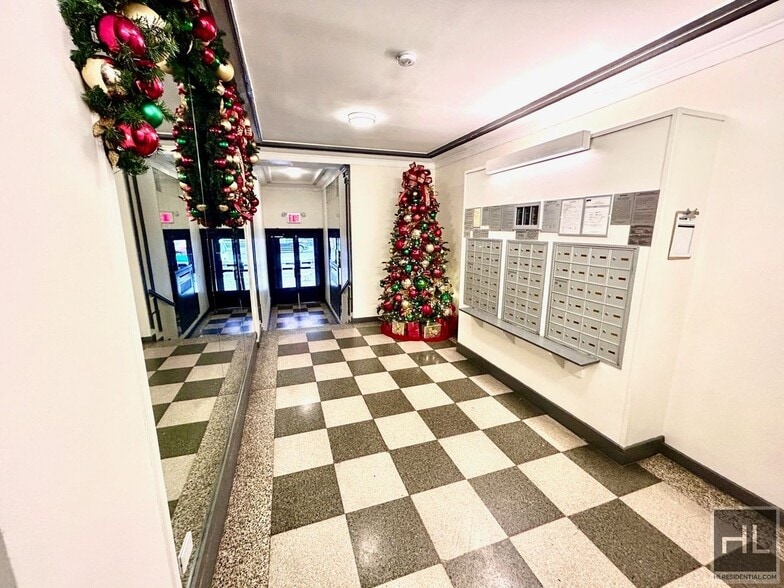 Building Photo - WEST 72 STREET