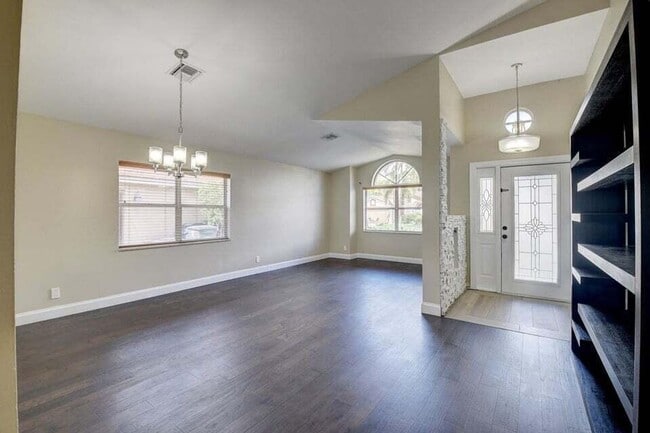 Building Photo - 8561 Tourmaline Blvd