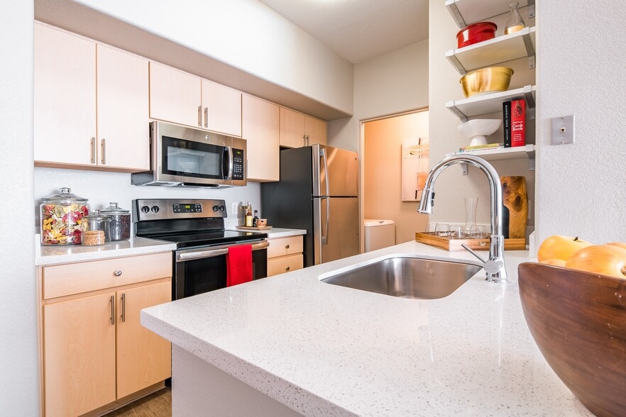 Building Photo - Alanza Place