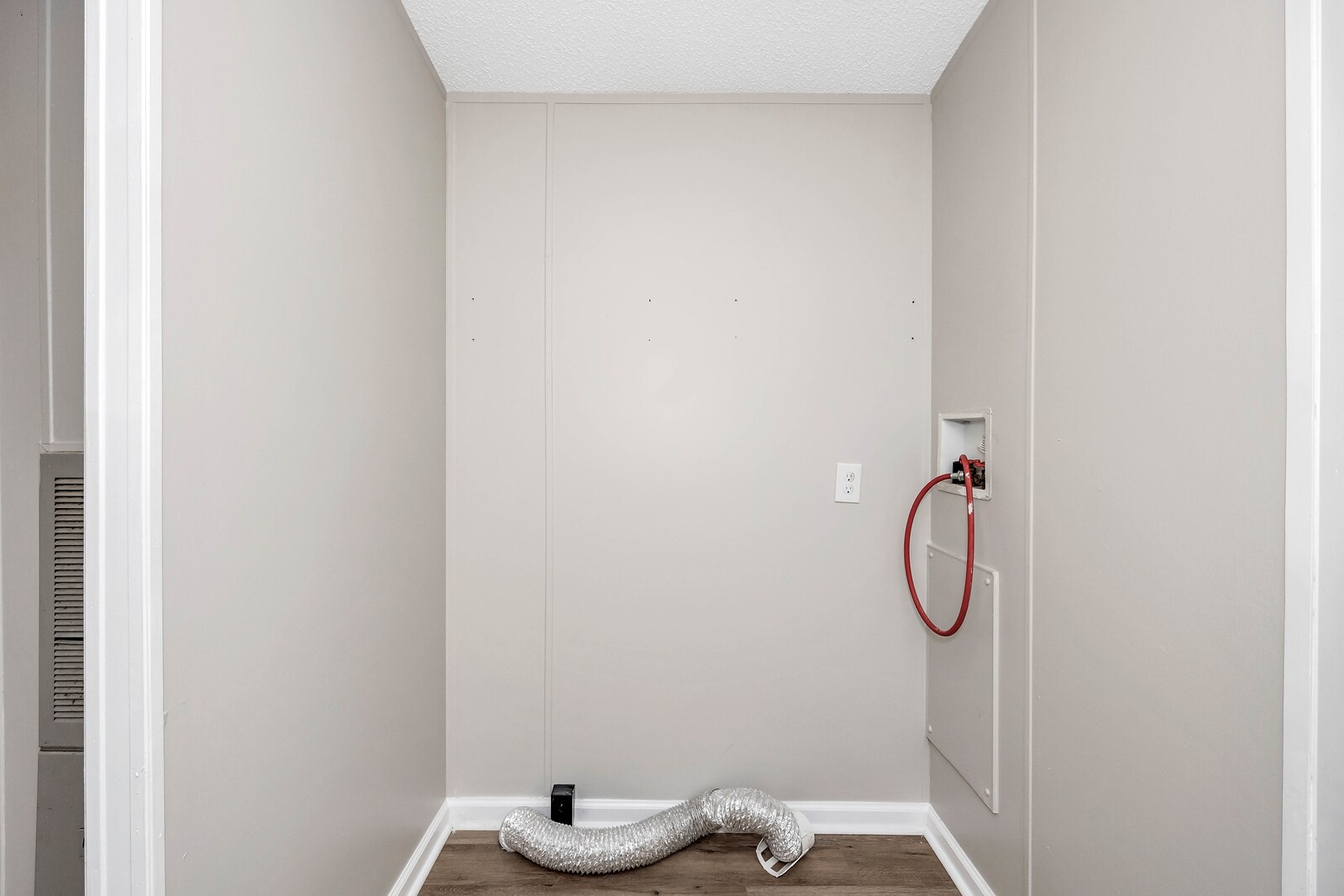 Building Photo - 415 W Limestone Rd