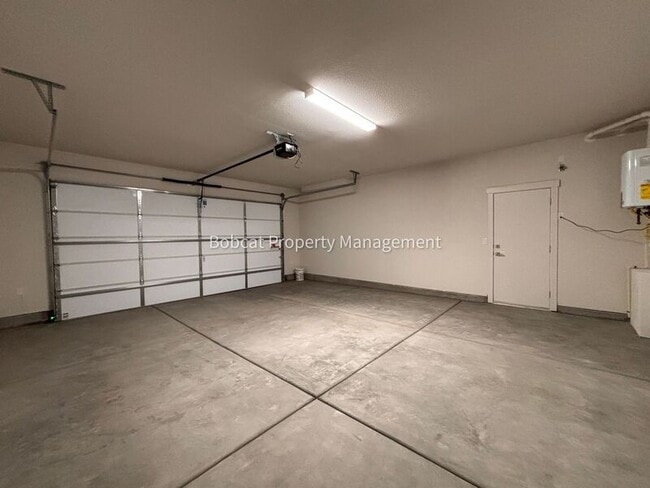 Building Photo - 1150 Little Ln