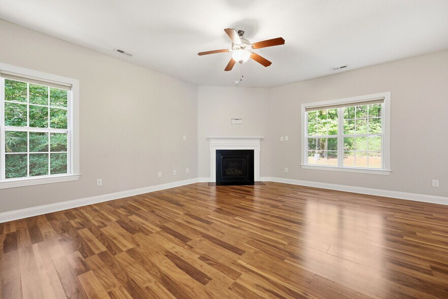 Building Photo - 768 Riverbirch Dr
