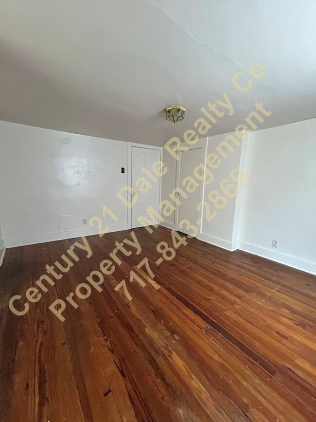 Building Photo - 362 W Broadway