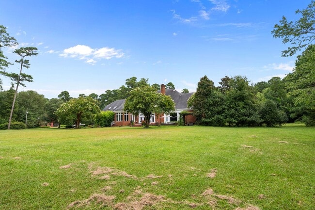 Building Photo - 450 Cox Rd