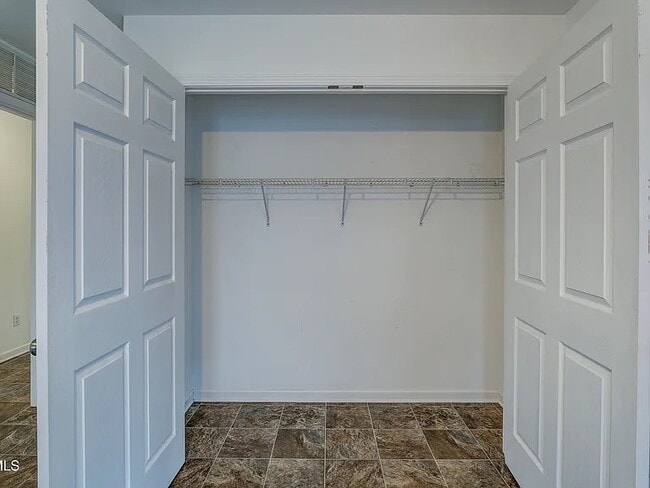 Building Photo - 2 Bed, 1 Bath - Home