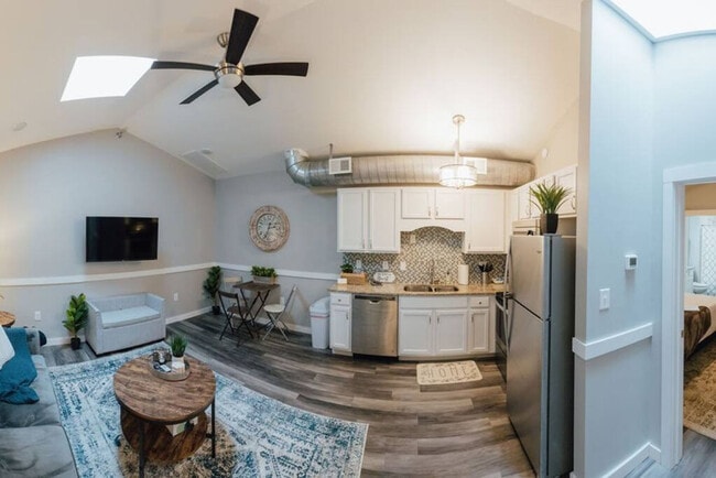 Building Photo - 117 Spring St