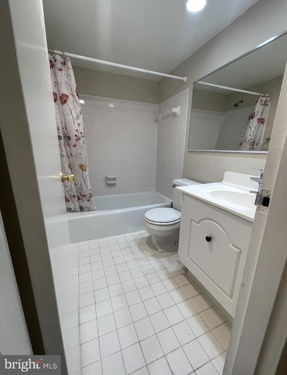 Building Photo - 10028 Stedwick Rd