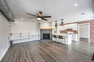 Building Photo - 1500 Bay Area Blvd