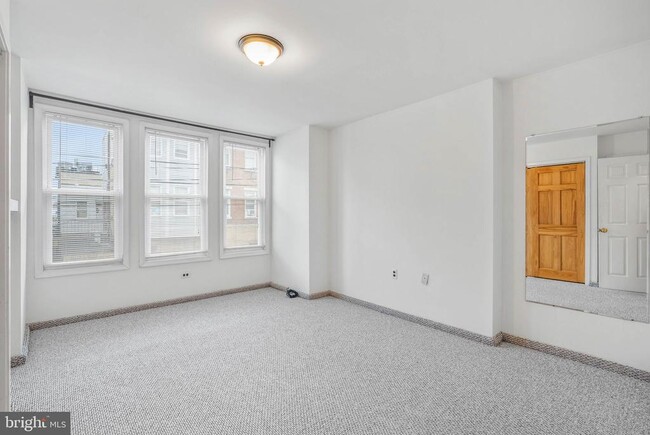 Building Photo - 708 Tasker St