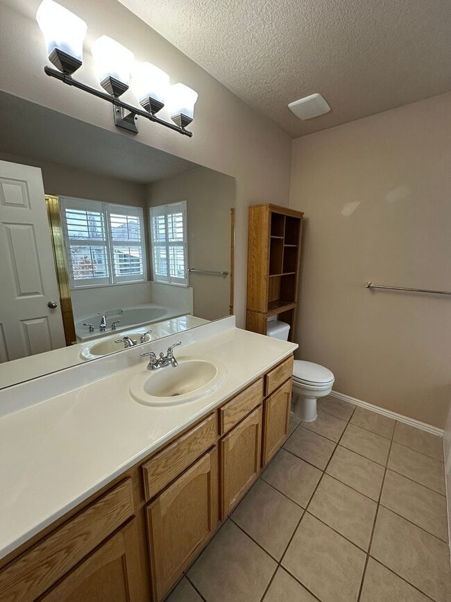 Building Photo - 4 Bed | 2.5 Bath Home in Clinton – Ready for Move-In!