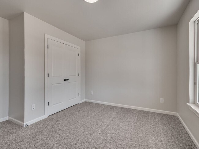 Building Photo - Brand New Home available Mid August 2025- Mustang Park